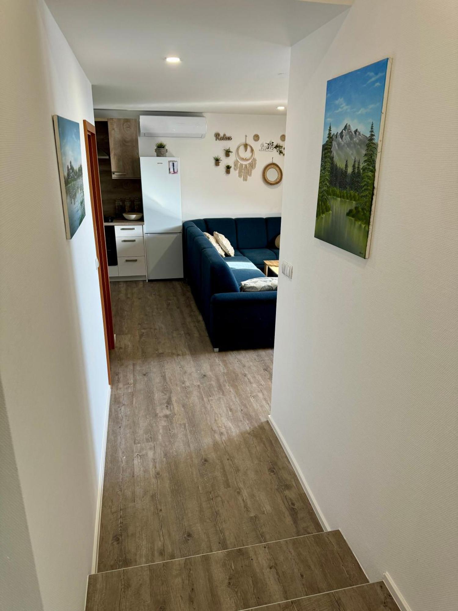 Sunny Oak Estate Appartement Mengeš Buitenkant foto